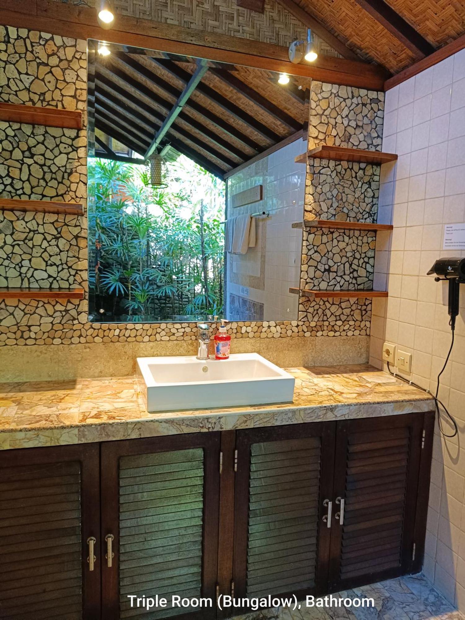 Guci Guesthouses Ubud  Exterior photo